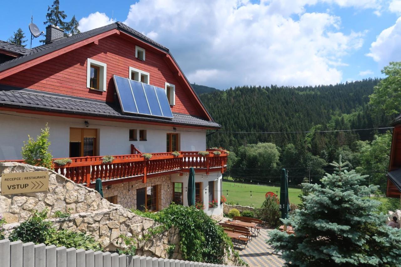 Penzion Bawaria Horní Lomná Buitenkant foto